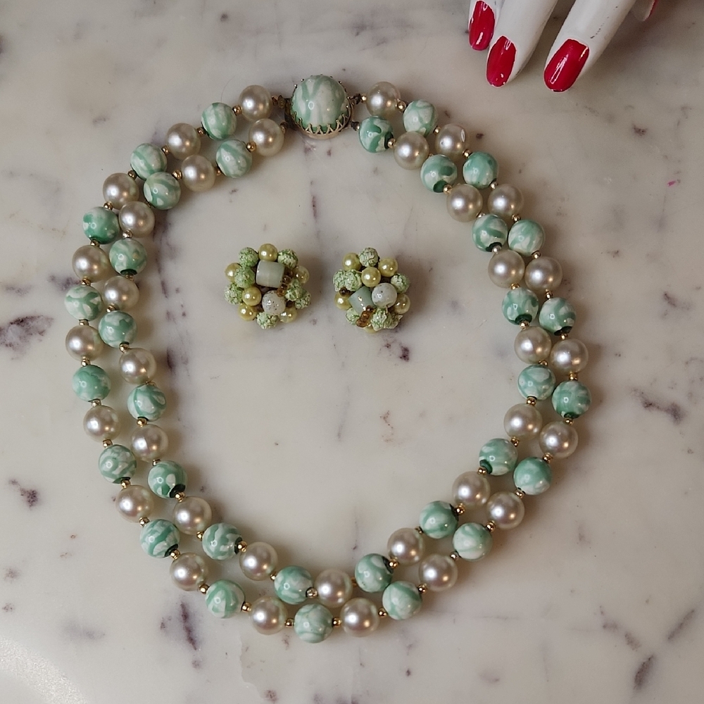 Vintage | Hong Kong Pearl and Green Bead Necklace Set 1960's